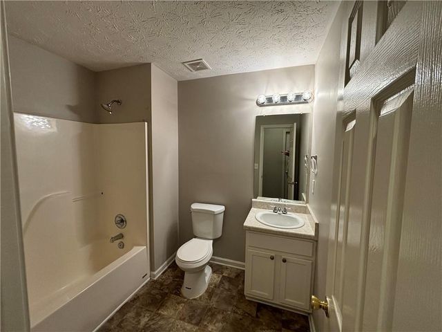 194 Spring Leaf Drive, Dallas, GA 30157
