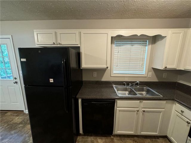 194 Spring Leaf Drive, Dallas, GA 30157
