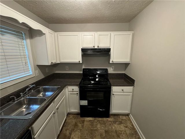 194 Spring Leaf Drive, Dallas, GA 30157