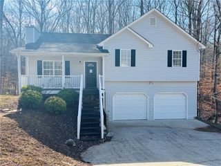 194 Spring Leaf Drive, Dallas, GA 30157