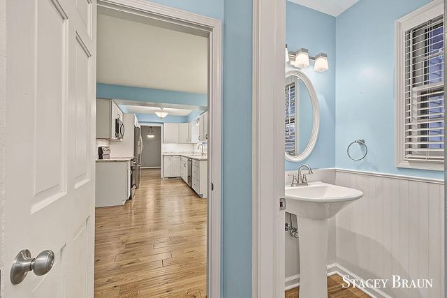 2165 SE Shawnee Drive, Grand Rapids, MI 49506