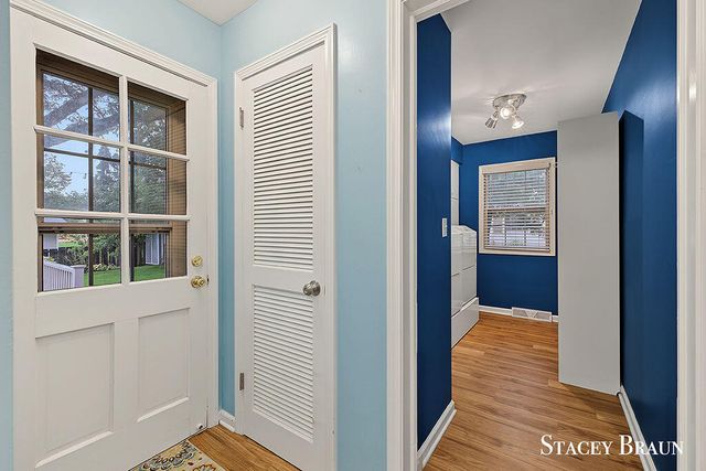 2165 SE Shawnee Drive, Grand Rapids, MI 49506