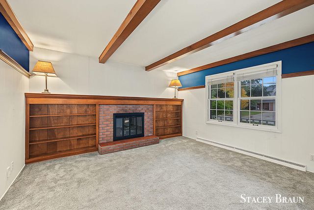 2165 SE Shawnee Drive, Grand Rapids, MI 49506