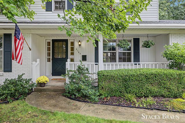 2165 SE Shawnee Drive, Grand Rapids, MI 49506