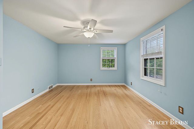 2165 SE Shawnee Drive, Grand Rapids, MI 49506