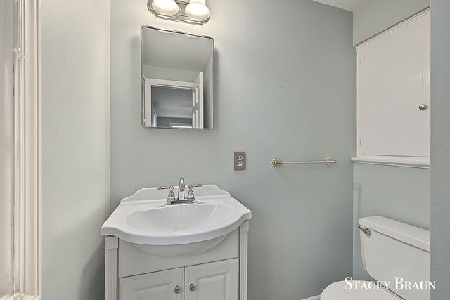 2165 SE Shawnee Drive, Grand Rapids, MI 49506