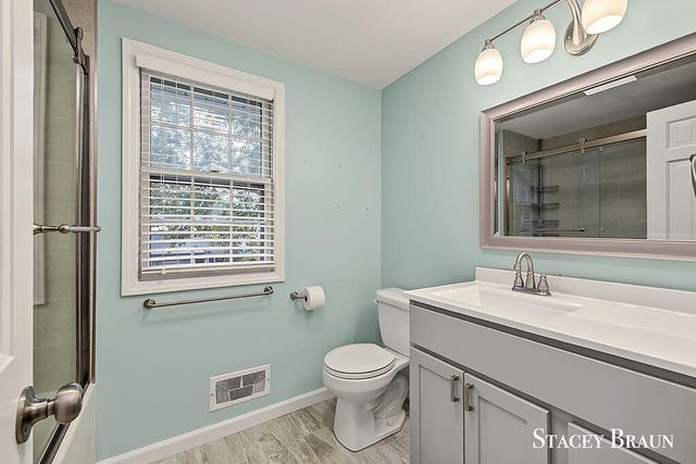 2165 SE Shawnee Drive, Grand Rapids, MI 49506