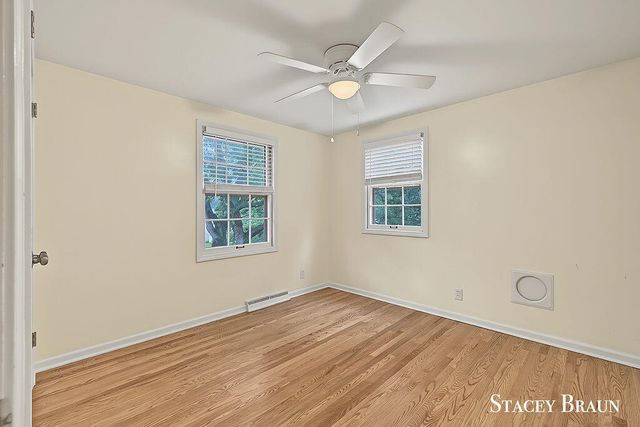 2165 SE Shawnee Drive, Grand Rapids, MI 49506