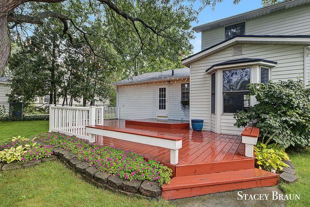 2165 SE Shawnee Drive, Grand Rapids, MI 49506