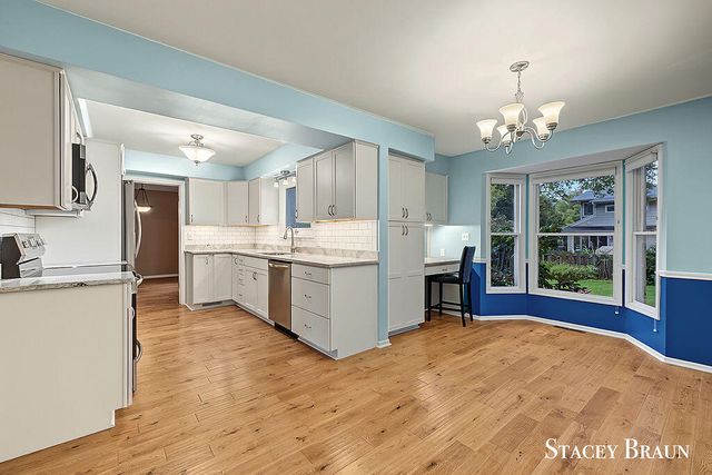 2165 SE Shawnee Drive, Grand Rapids, MI 49506