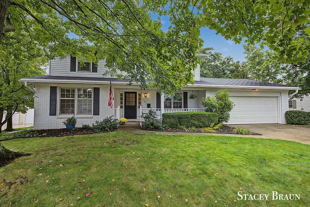 2165 SE Shawnee Drive, Grand Rapids, MI 49506