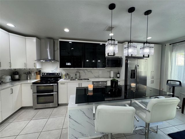 18161 SW 142nd Pl, Miami, FL 33177