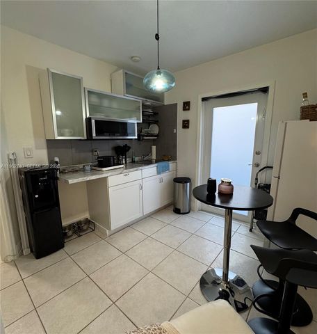 18161 SW 142nd Pl, Miami, FL 33177