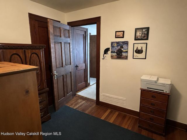 16 Esopus Avenue, Kingston, NY 12401