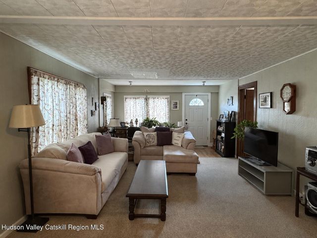 16 Esopus Avenue, Kingston, NY 12401