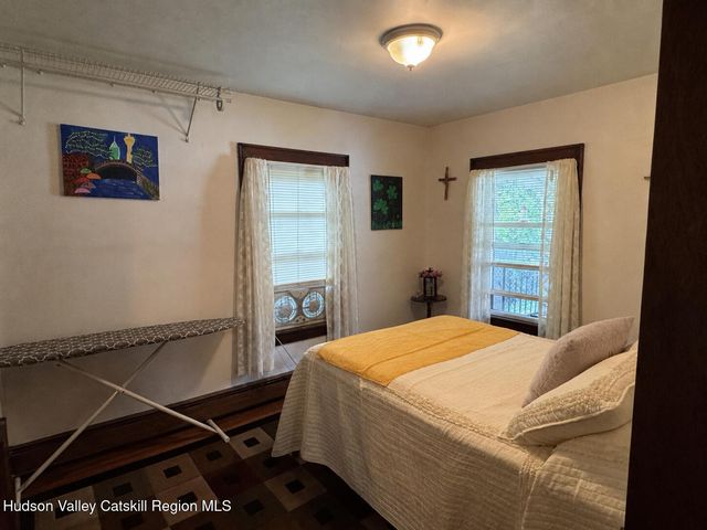 16 Esopus Avenue, Kingston, NY 12401