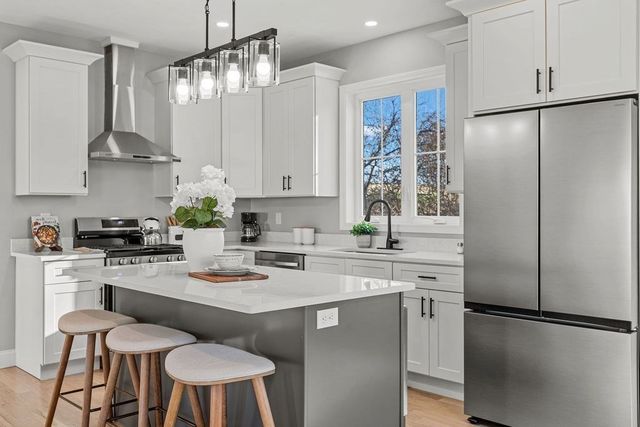 143 Meeson St, Fall River, MA 02724