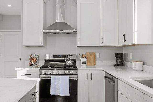 143 Meeson St, Fall River, MA 02724