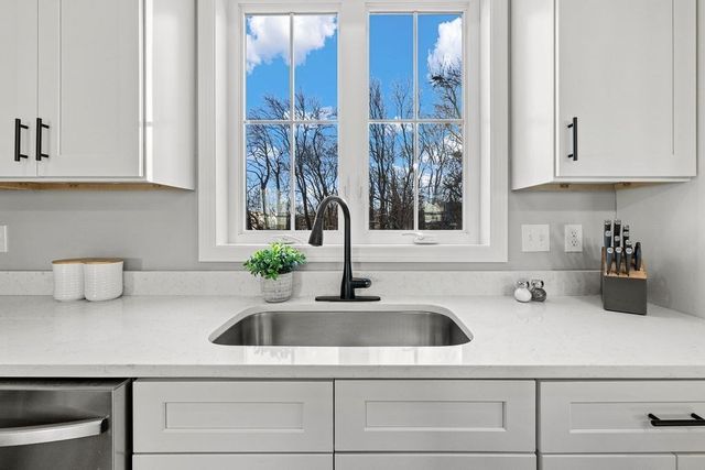 143 Meeson St, Fall River, MA 02724