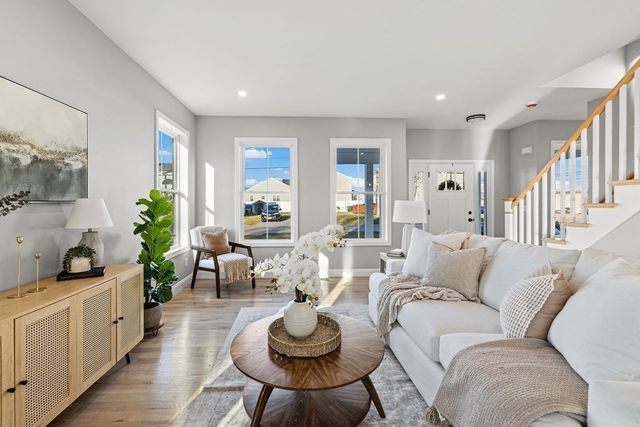 143 Meeson St, Fall River, MA 02724