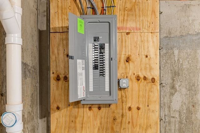 143 Meeson St, Fall River, MA 02724