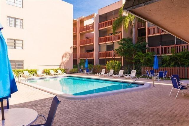 1021 MOCKINGBIRD Lane 217, Plantation, FL 33324