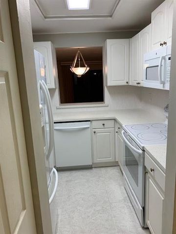 1021 MOCKINGBIRD Lane 217, Plantation, FL 33324