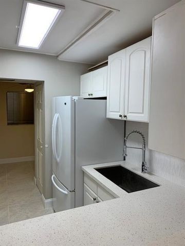 1021 MOCKINGBIRD Lane 217, Plantation, FL 33324