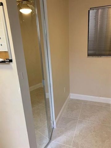 1021 MOCKINGBIRD Lane 217, Plantation, FL 33324
