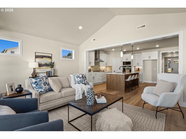 3305 Butte Dr, Forest Grove, OR 97116