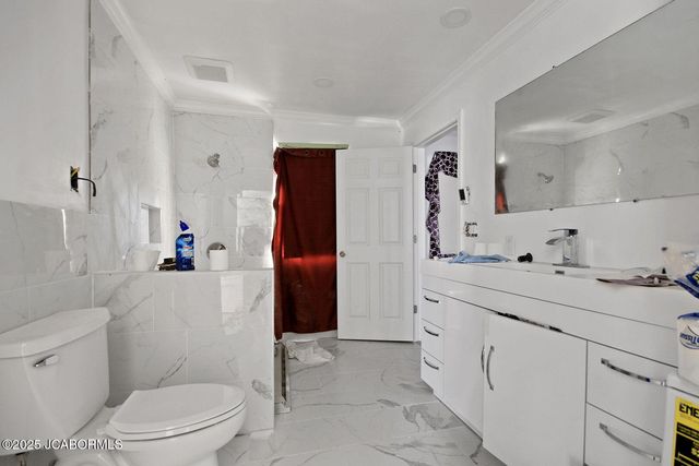 1702 CO RD 382, Holts Summit, MO 65043