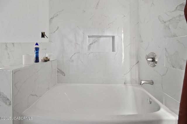 1702 CO RD 382, Holts Summit, MO 65043