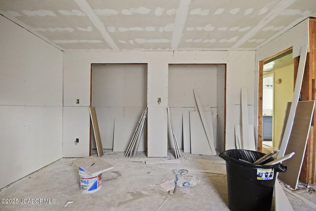 1702 CO RD 382, Holts Summit, MO 65043