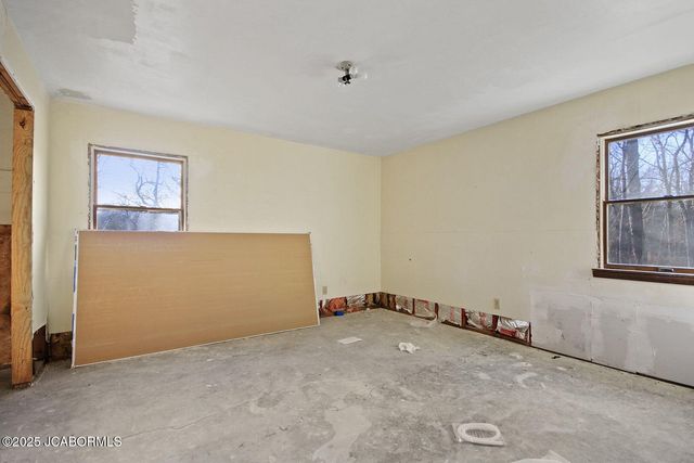 1702 CO RD 382, Holts Summit, MO 65043