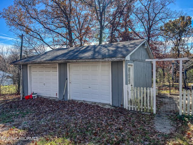 1702 CO RD 382, Holts Summit, MO 65043