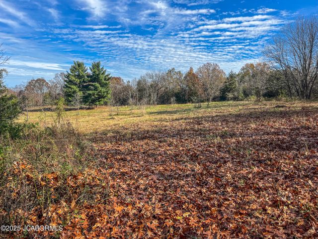 1702 CO RD 382, Holts Summit, MO 65043