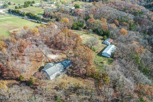 1702 CO RD 382, Holts Summit, MO 65043