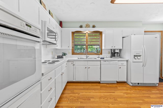106 N 117 Street, Omaha, NE 68154