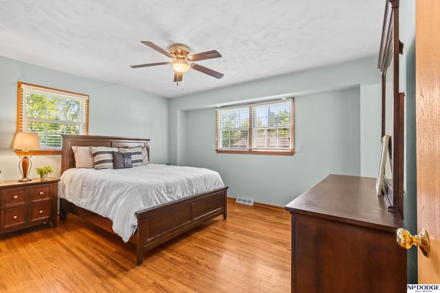 106 N 117 Street, Omaha, NE 68154