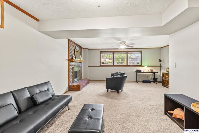 106 N 117 Street, Omaha, NE 68154