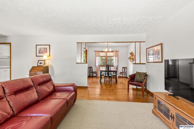 106 N 117 Street, Omaha, NE 68154