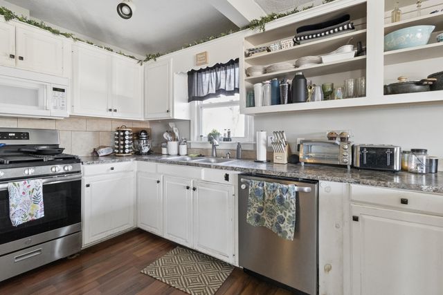 10120 State Highway 39, Stockton, MO 65785