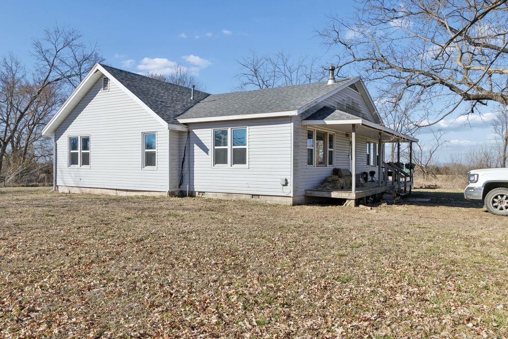 10120 State Highway 39, Stockton, MO 65785