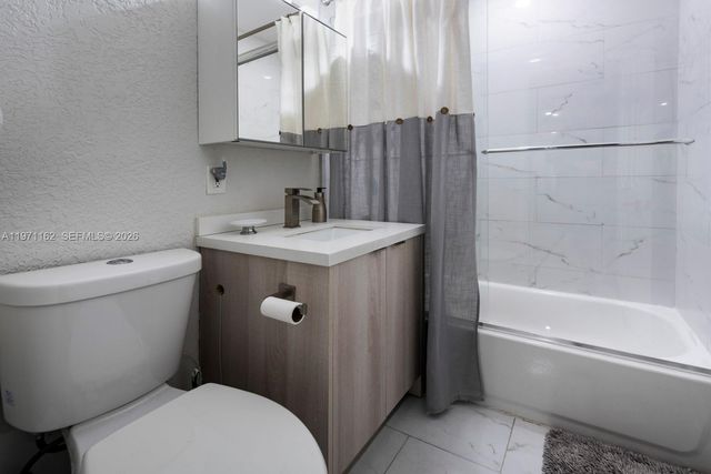 5224 NE 1st Ave, Fort Lauderdale, FL 33334