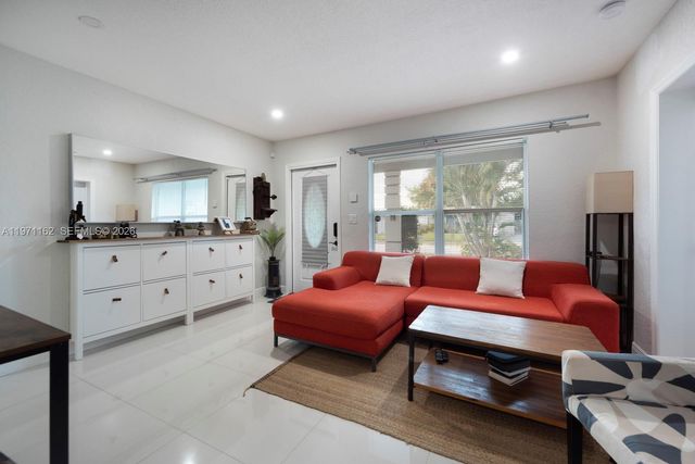 5224 NE 1st Ave, Fort Lauderdale, FL 33334