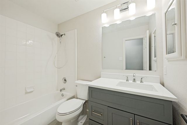 5205 Bay View Drive, Fort Worth, TX 76244