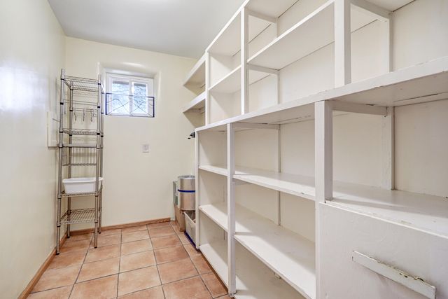 5933 Pauline Avenue NW, Albuquerque, NM 87107