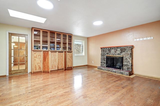 5933 Pauline Avenue NW, Albuquerque, NM 87107