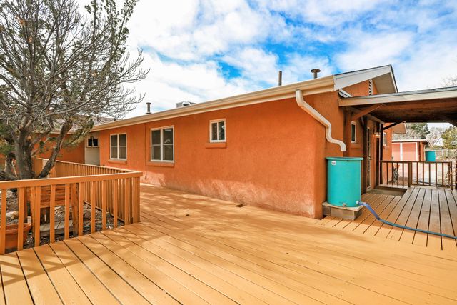 5933 Pauline Avenue NW, Albuquerque, NM 87107
