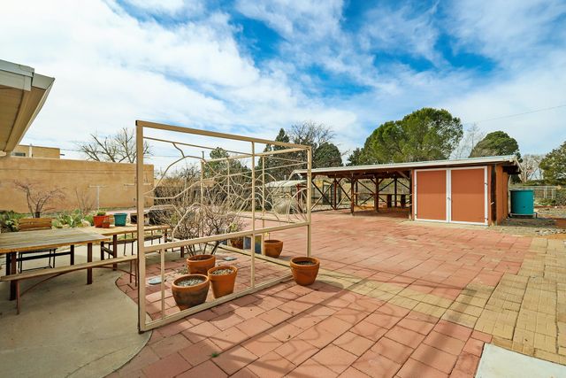 5933 Pauline Avenue NW, Albuquerque, NM 87107